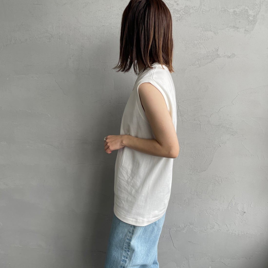 Hanes [ヘインズ] 1P SHIRO スリーブレスTシャツ [HM3-B201] 010 ﾎﾜｲﾄ &&モデル身長：158cm 着用サイズ：S&&