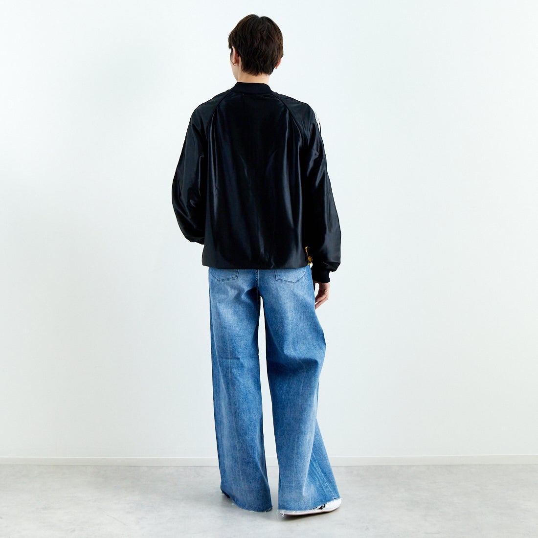 adidas Originals [アディダス オリジナルス] スーパースター トラックトップ [JZ091] JV9274 &&モデル身長：160cm 着用サイズ：S&&
