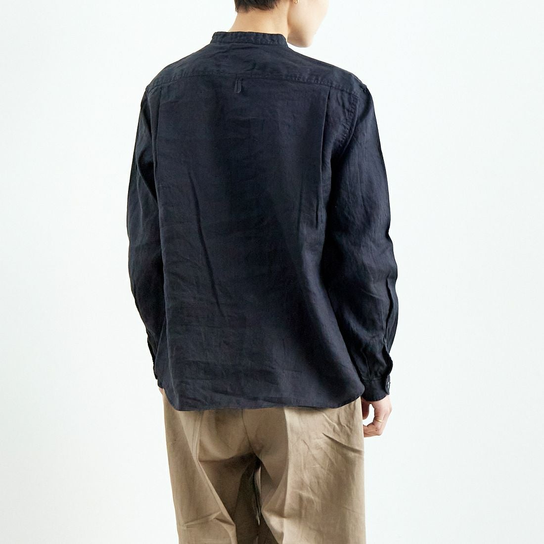 DANTON [ダントン] リネンクロスバンドカラーシャツ [DT-B0279FLI] CHARCOAL &&モデル身長：160cm 着用サイズ：38&&