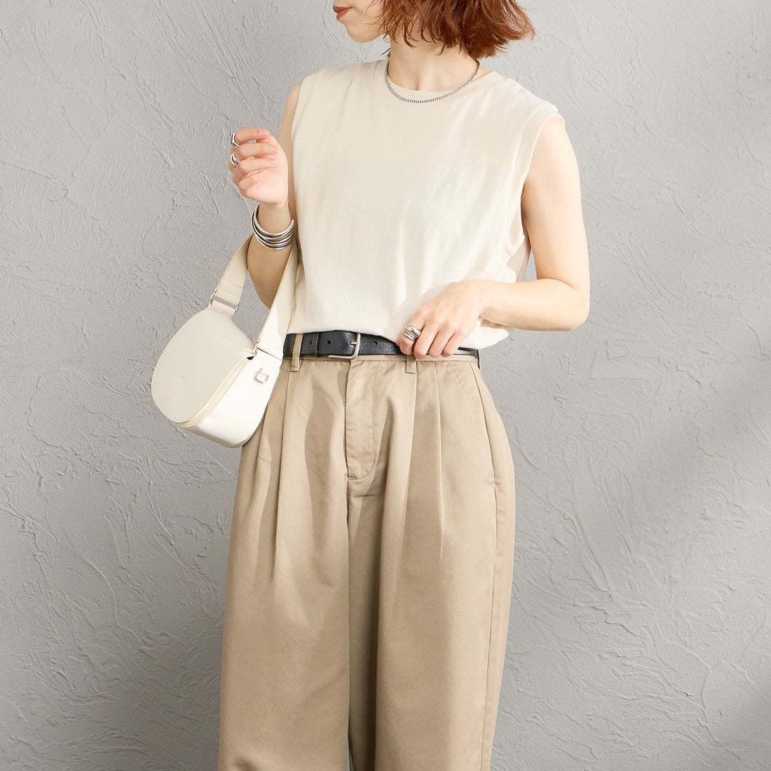 Hanes [ヘインズ] ウィメンズ ジャパンフィット 2枚組 スリーブレスTシャツ [HW5327] 783 ﾍﾞｰｼﾞｭ &&モデル身長：158cm 着用サイズ：L&&