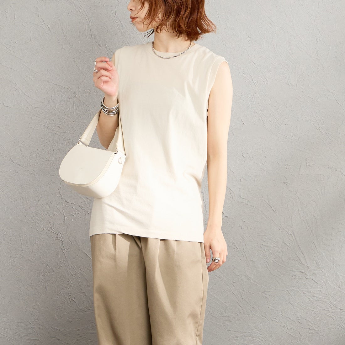 Hanes [ヘインズ] ウィメンズ ジャパンフィット 2枚組 スリーブレスTシャツ [HW5327] 783 ﾍﾞｰｼﾞｭ &&モデル身長：158cm 着用サイズ：L&&