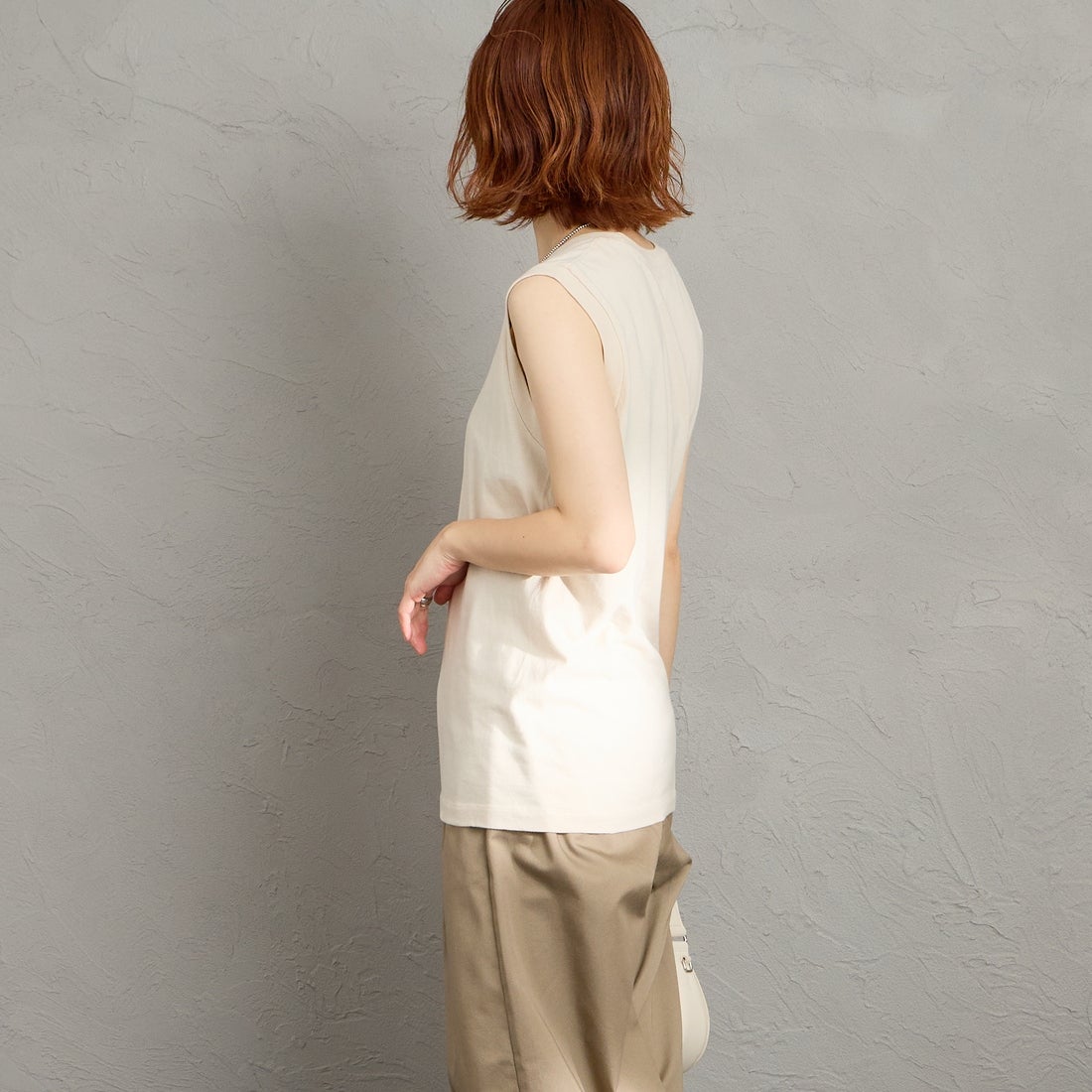 Hanes [ヘインズ] ウィメンズ ジャパンフィット 2枚組 スリーブレスTシャツ [HW5327] 783 ﾍﾞｰｼﾞｭ &&モデル身長：158cm 着用サイズ：L&&
