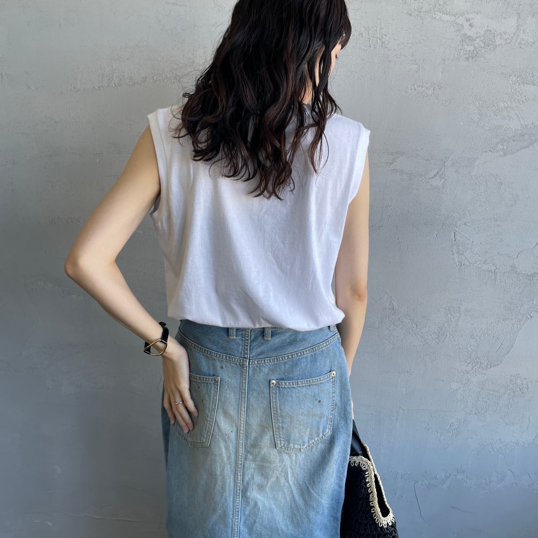 Hanes [ヘインズ] ウィメンズ ジャパンフィット 2枚組 スリーブレスTシャツ [HW5327] 998 ｱｿｰﾄ &&モデル身長：160cm 着用サイズ：L&&