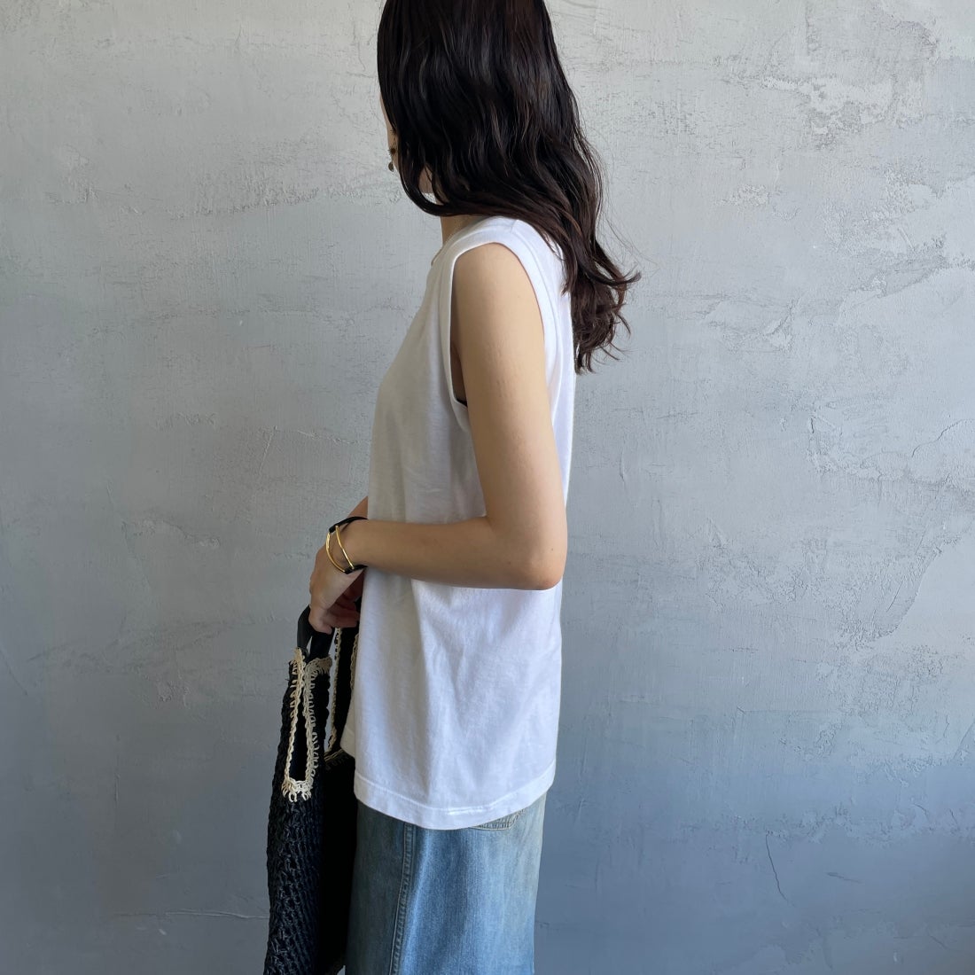 Hanes [ヘインズ] ウィメンズ ジャパンフィット 2枚組 スリーブレスTシャツ [HW5327] 998 ｱｿｰﾄ &&モデル身長：160cm 着用サイズ：L&&