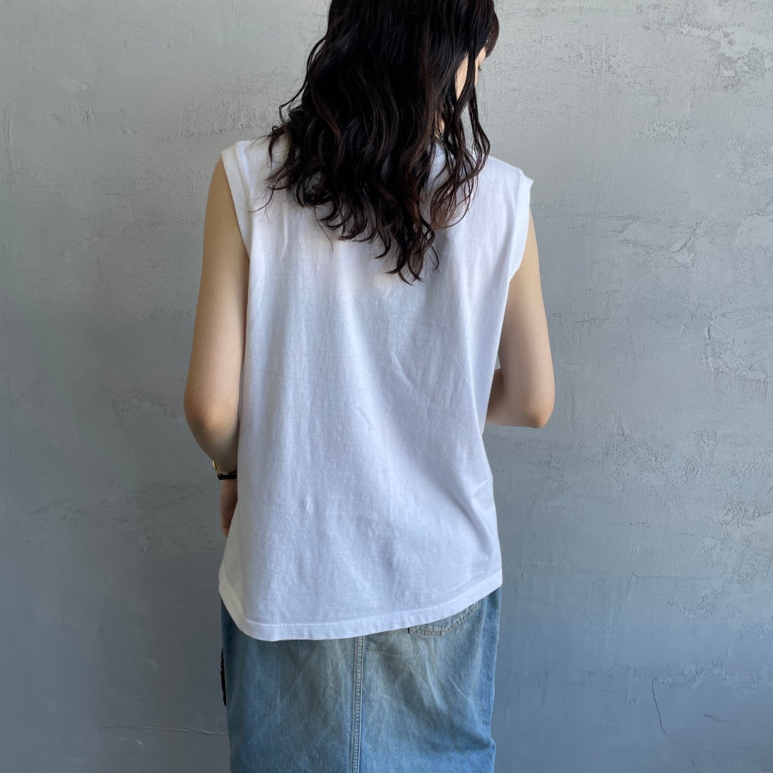 Hanes [ヘインズ] ウィメンズ ジャパンフィット 2枚組 スリーブレスTシャツ [HW5327] 998 ｱｿｰﾄ &&モデル身長：160cm 着用サイズ：L&&