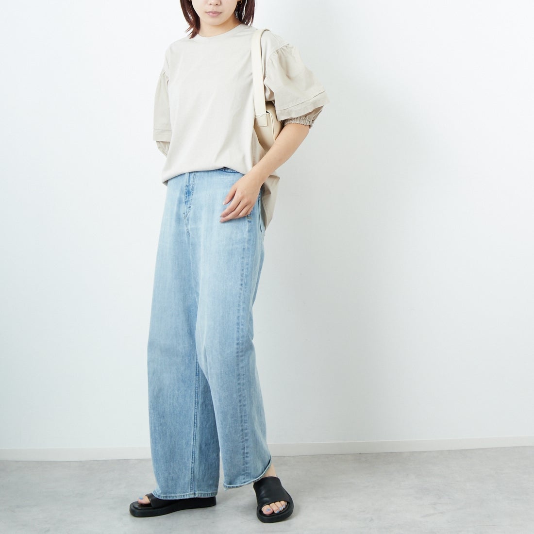 Maison de L'allure [メゾン ドゥ ラリュール] ドッキング袖ボリュームプルオーバー [M25112010] 07 GRAY &&モデル身長：167cm 着用サイズ：F&&