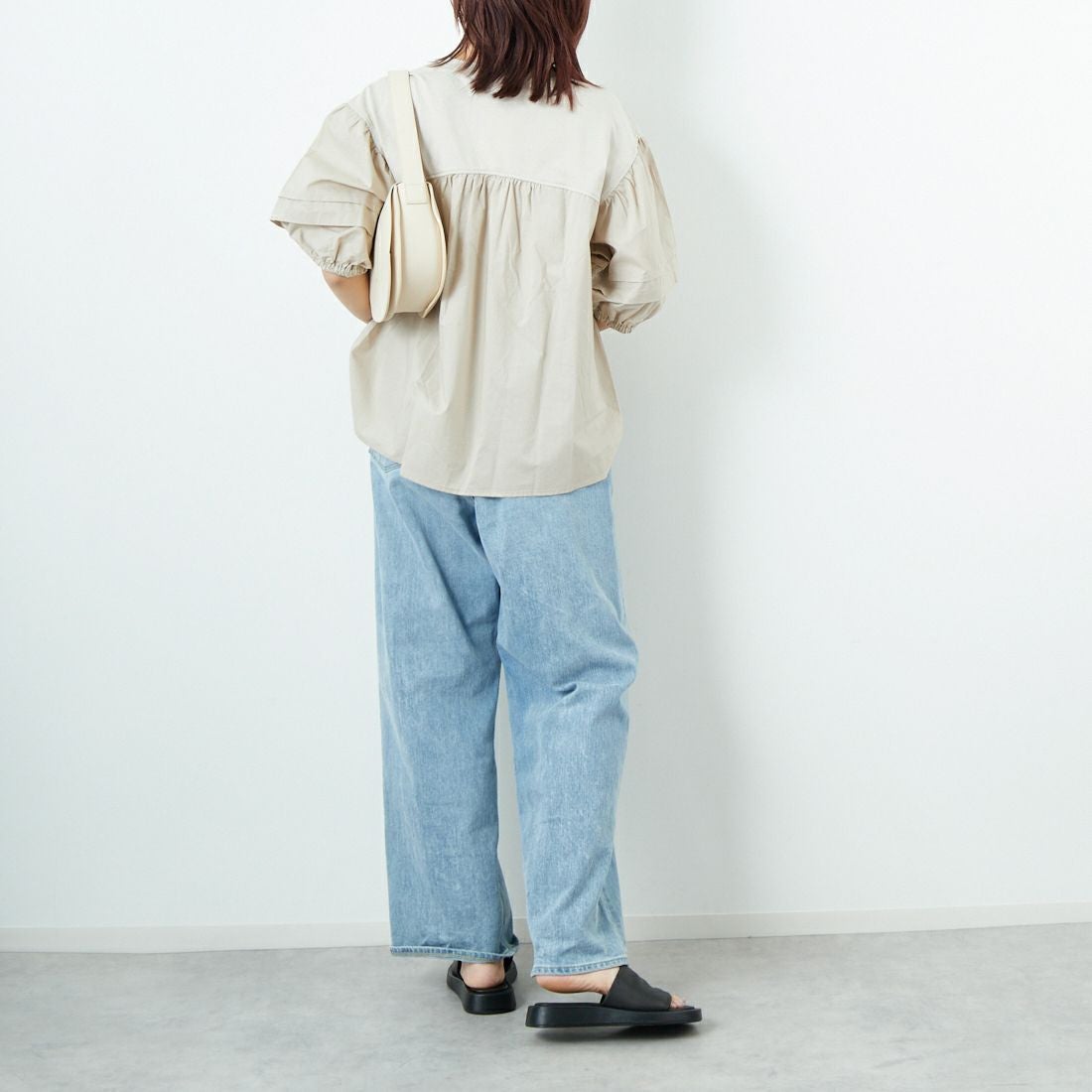 Maison de L'allure [メゾン ドゥ ラリュール] ドッキング袖ボリュームプルオーバー [M25112010] 07 GRAY &&モデル身長：167cm 着用サイズ：F&&