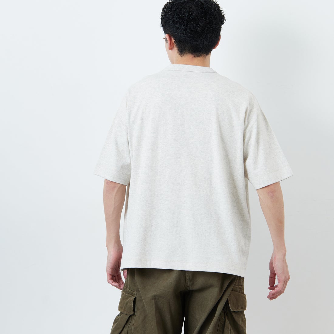 Health knit [ヘルスニット] 別注 ビッグシルエット ヘンリーネックTシャツ [HR25S-M121-JF] OATMEAL &&モデル身長：168cm 着用サイズ：M&&