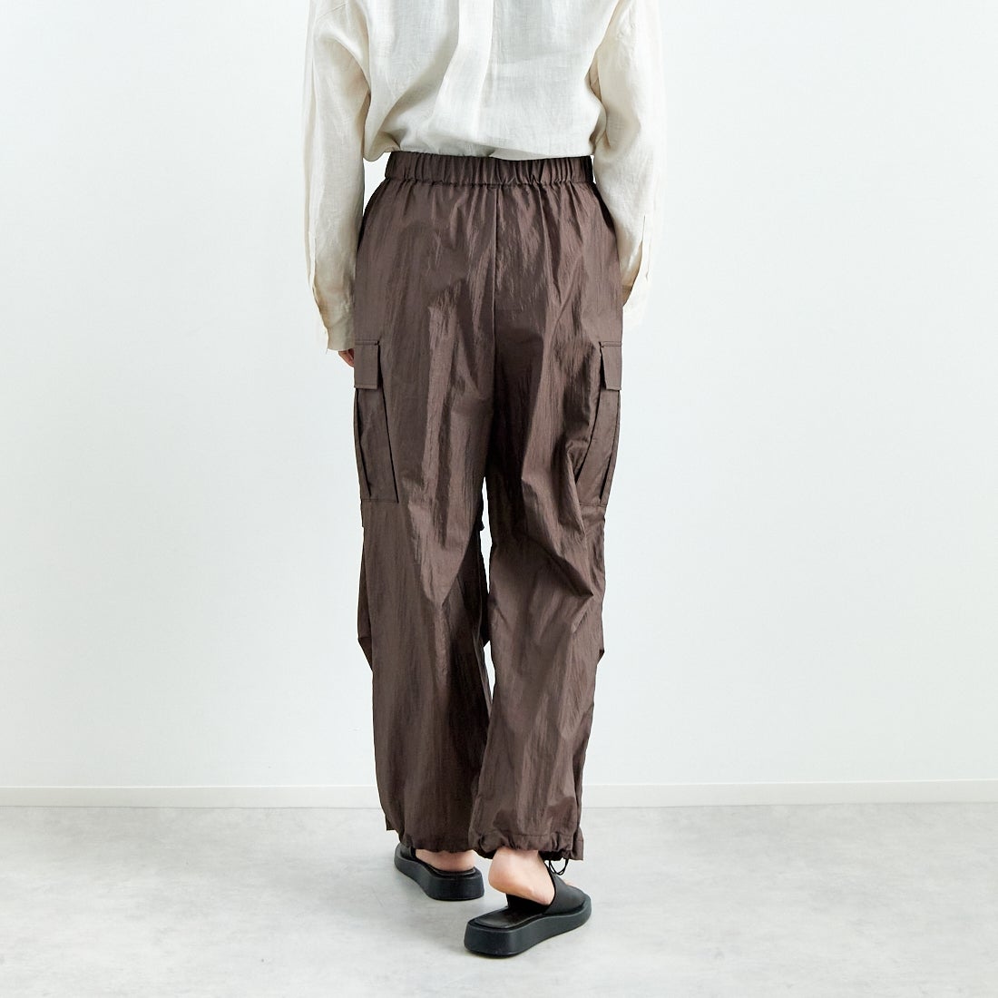 Jeans Factory Clothes [ジーンズファクトリークローズ] ダイヤモンドワッシャーパラシュートパンツ [21254060] 037 ﾌﾞﾗｳﾝ &&モデル身長：160cm 着用サイズ：F&&