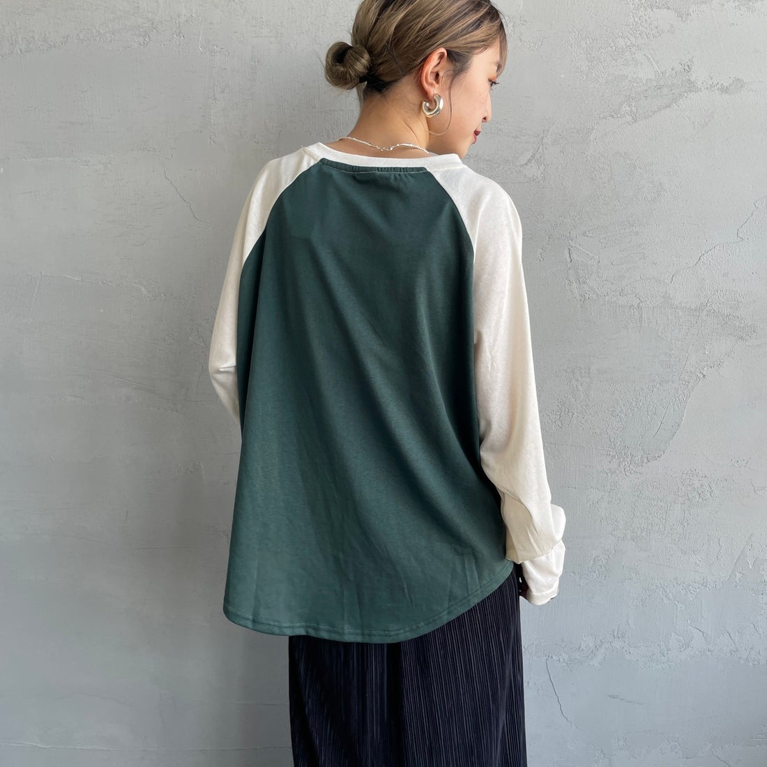 SCREEN STARS [スクリーンスターズ] 別注 配色ラグラン シアーロングスリーブTシャツ [2521-234INL-JF] GRN/OFF &&モデル身長：150cm 着用サイズ：F&&