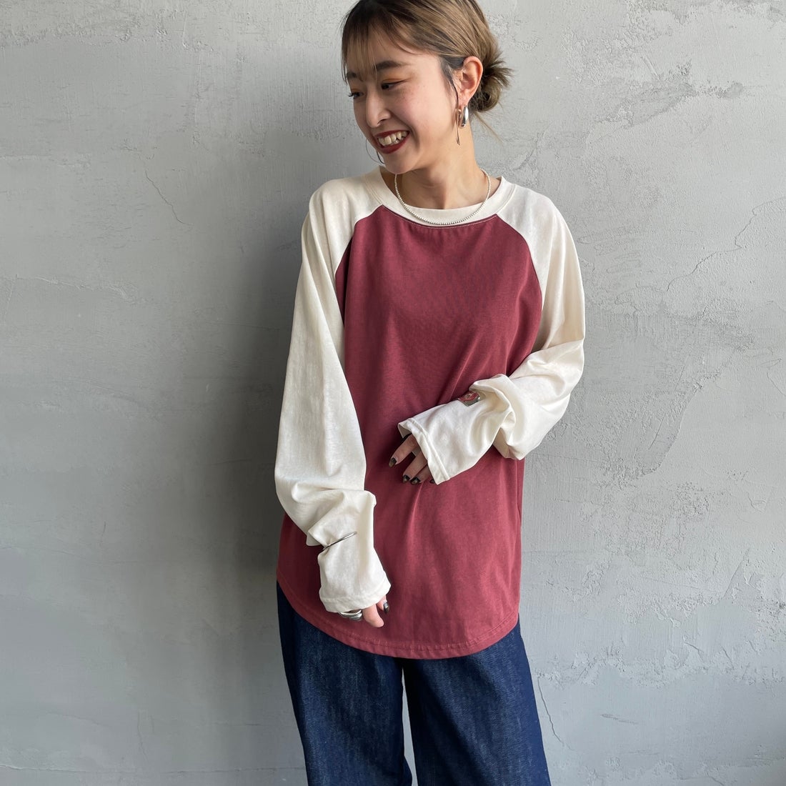 SCREEN STARS [スクリーンスターズ] 別注 配色ラグラン シアーロングスリーブTシャツ [2521-234INL-JF] BLD/OFF &&モデル身長：150cm 着用サイズ：F&&