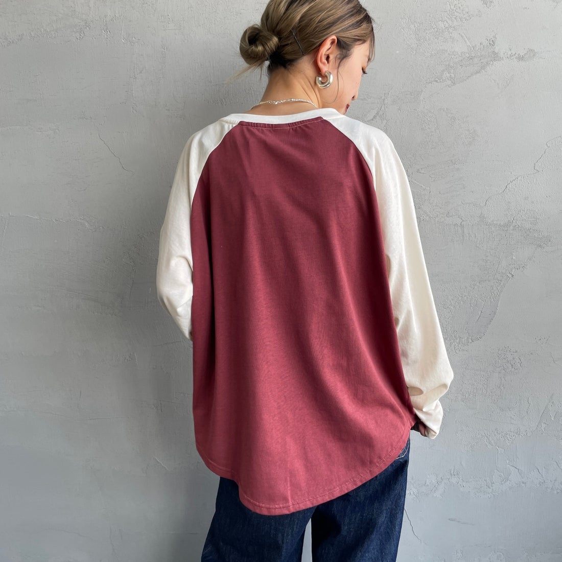 SCREEN STARS [スクリーンスターズ] 別注 配色ラグラン シアーロングスリーブTシャツ [2521-234INL-JF] BLD/OFF &&モデル身長：150cm 着用サイズ：F&&