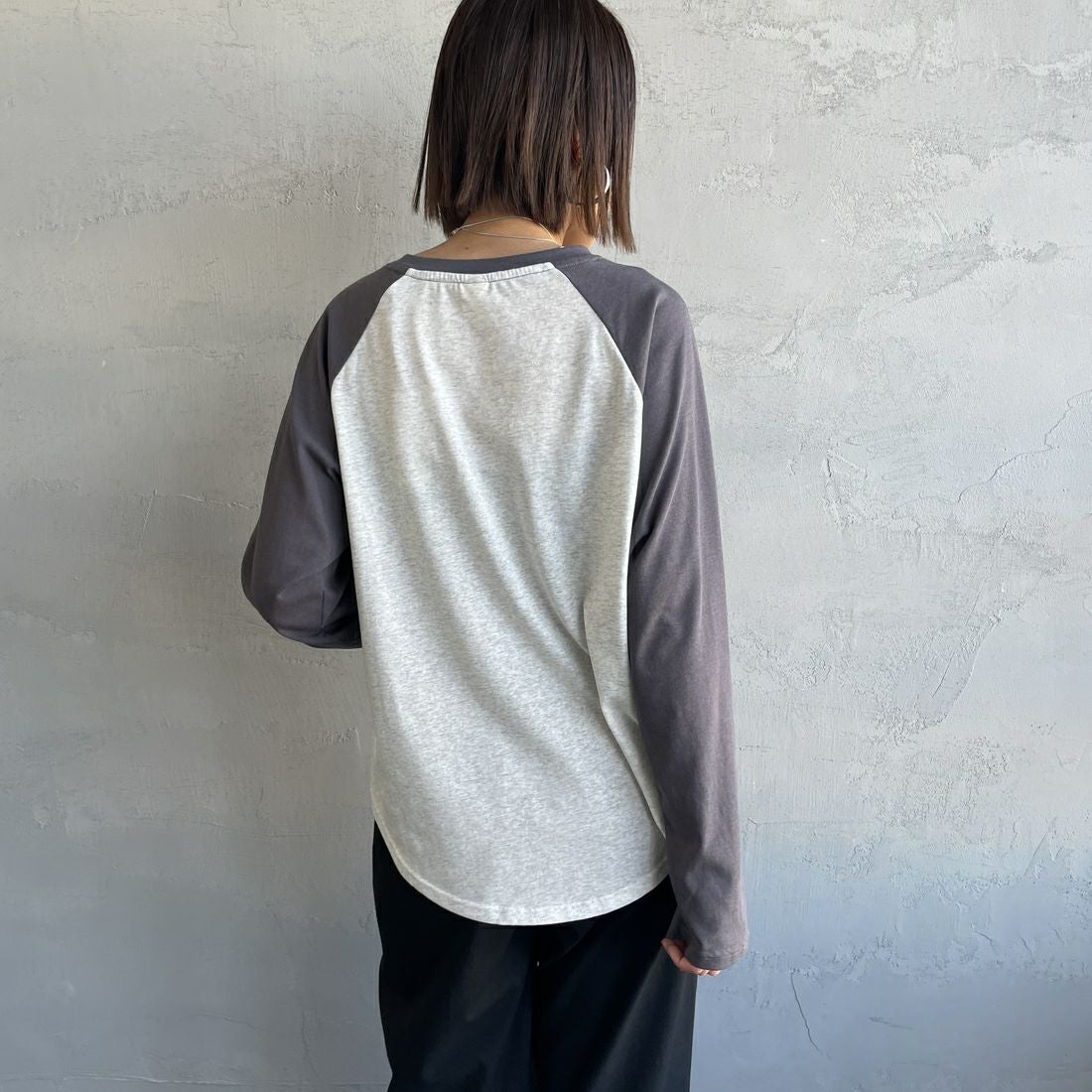 SCREEN STARS [スクリーンスターズ] 別注 配色ラグラン シアーロングスリーブTシャツ [2521-234INL-JF] ASH/CHA &&モデル身長：159cm 着用サイズ：F&&