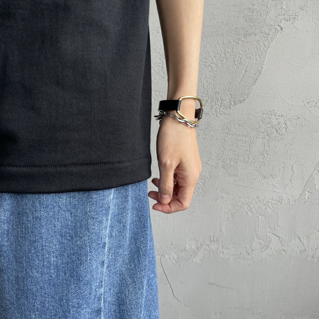 Hanes [ヘインズ] 1P KURO スリーブレスTシャツ [HM3-B202] 090 ﾌﾞﾗｯｸ &&モデル身長：160cm 着用サイズ：S&&