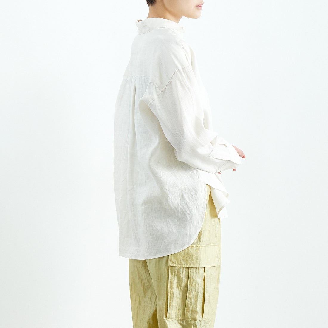 MICA&DEAL [マイカアンドディール] リネンシャツ [0125101057] L/BEIGE &&モデル身長：160cm 着用サイズ：F&&