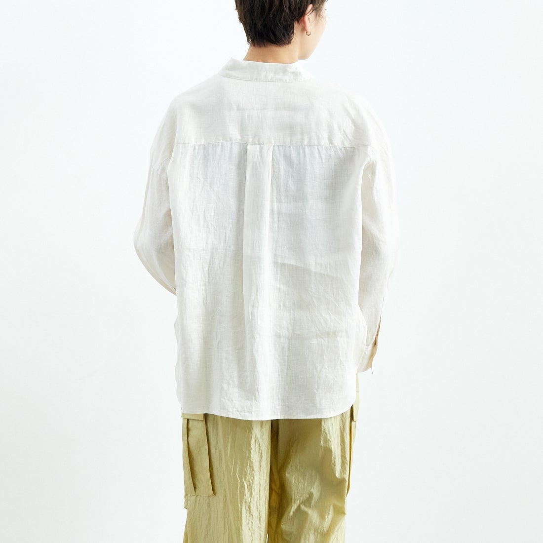 MICA&DEAL [マイカアンドディール] リネンシャツ [0125101057] L/BEIGE &&モデル身長：160cm 着用サイズ：F&&