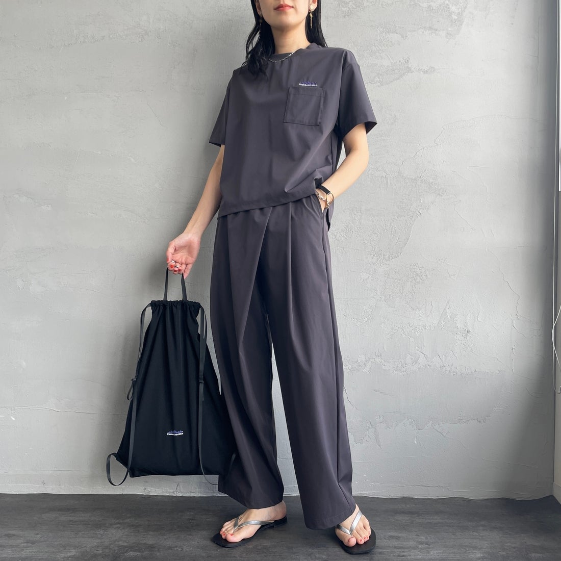 THOUSAND MILE [サウザンド マイル] 別注 サマーバケーション ラップパンツセットアップ [TM251NP50952-JF] CHARCOAL &&モデル身長：160cm 着用サイズ：F&&