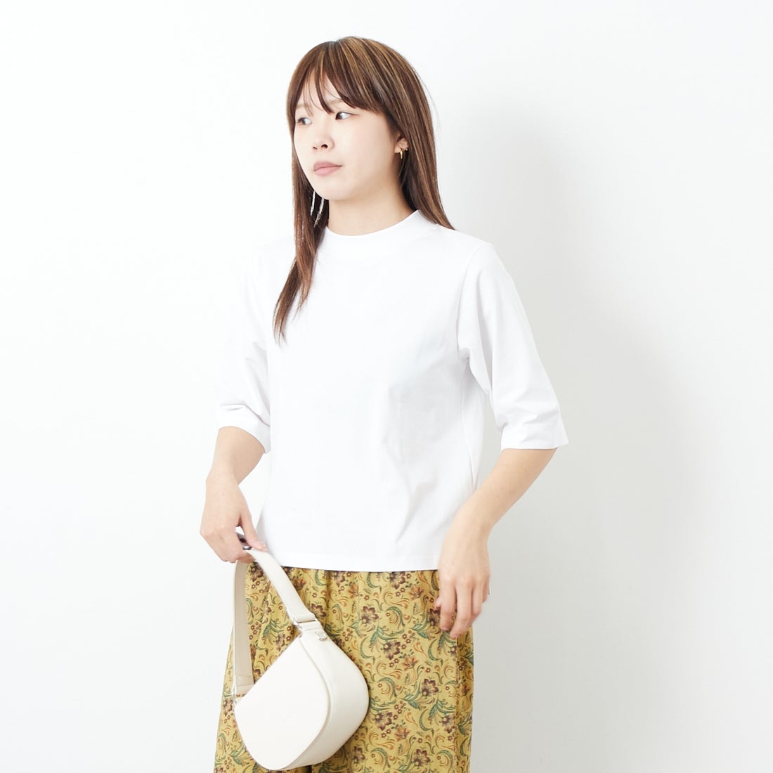 Kelen [ケレン] ハーフスリーブ トップス [LKL24HBL2113] OFF WHITE &&モデル身長：167cm 着用サイズ：F&&