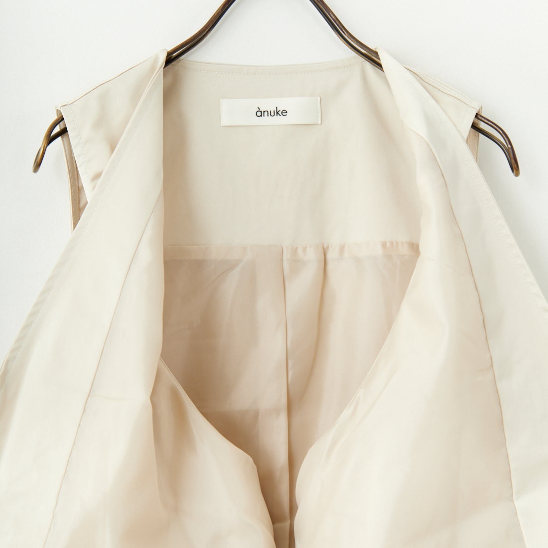 anuke [アンヌーク] サテンポケットベスト [62510106] CRM