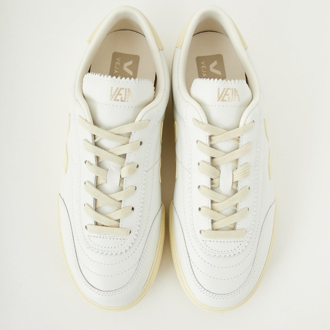 VEJA [ヴェジャ] レザースニーカー [PANENKA] WHITE