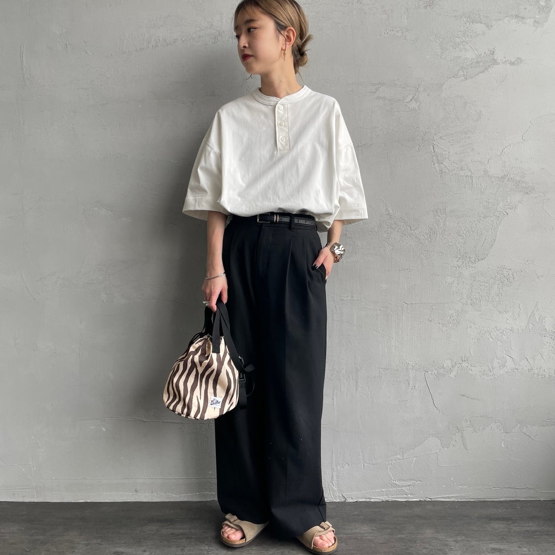 Health knit [ヘルスニット] 別注 ビッグシルエット ヘンリーネックTシャツ [HR25S-M121-JF] WHITE &&モデル身長：150cm 着用サイズ：S&&