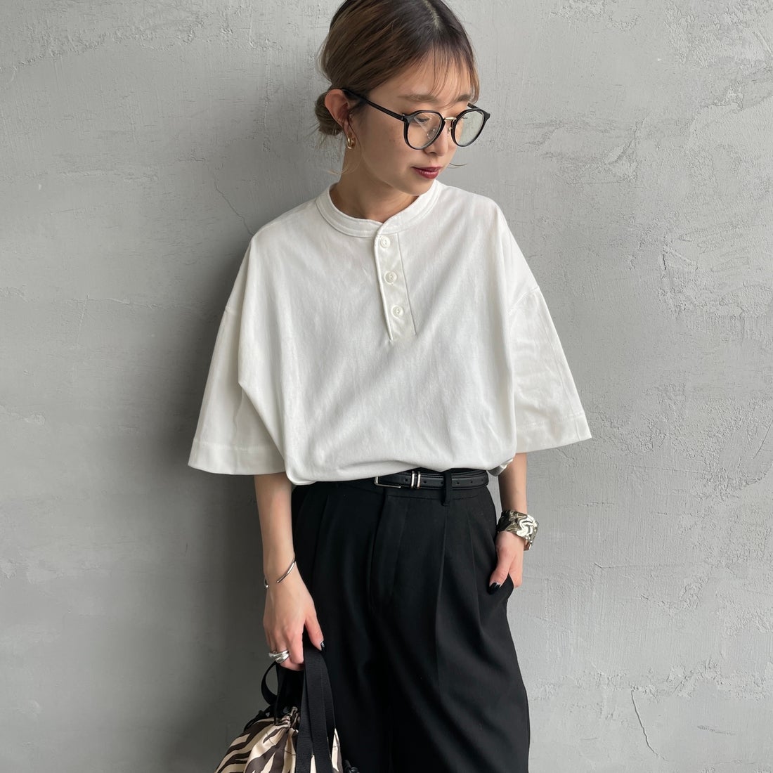 Health knit [ヘルスニット] 別注 ビッグシルエット ヘンリーネックTシャツ [HR25S-M121-JF] WHITE &&モデル身長：150cm 着用サイズ：S&&