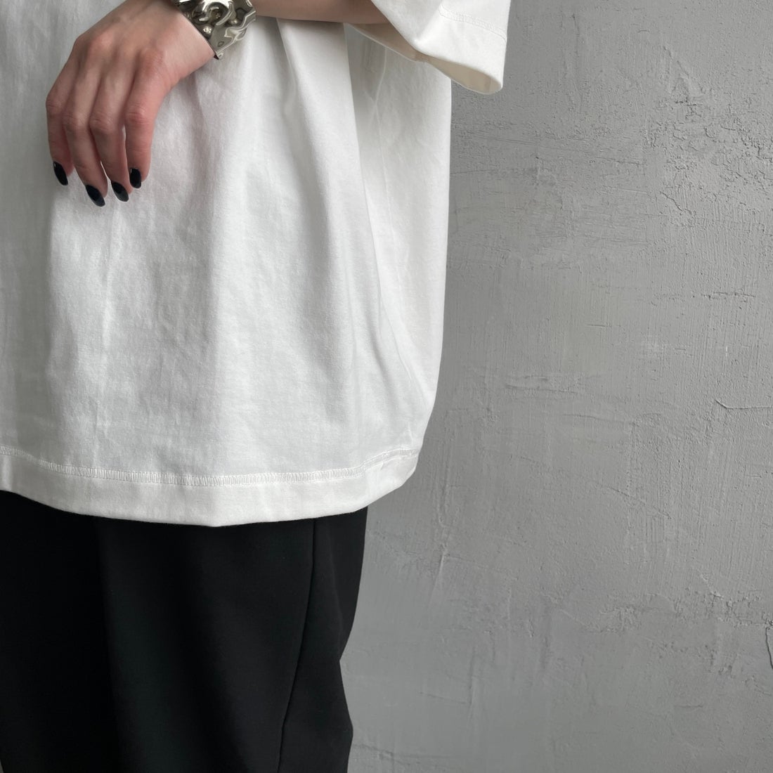 Health knit [ヘルスニット] 別注 ビッグシルエット ヘンリーネックTシャツ [HR25S-M121-JF] WHITE &&モデル身長：150cm 着用サイズ：S&&