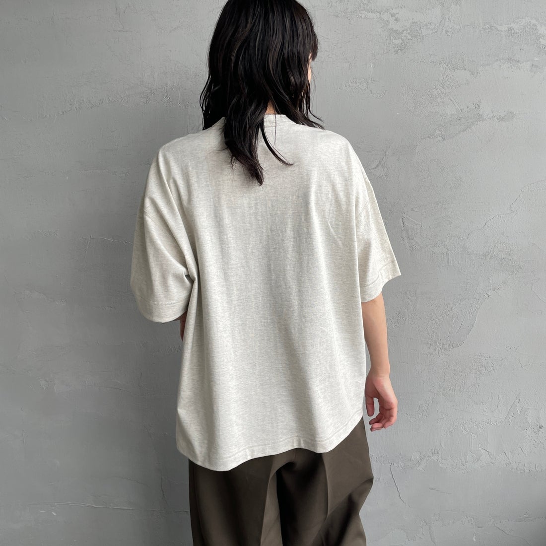 Health knit [ヘルスニット] 別注 ビッグシルエット ヘンリーネックTシャツ [HR25S-M121-JF] OATMEAL &&モデル身長：160cm 着用サイズ：S&&