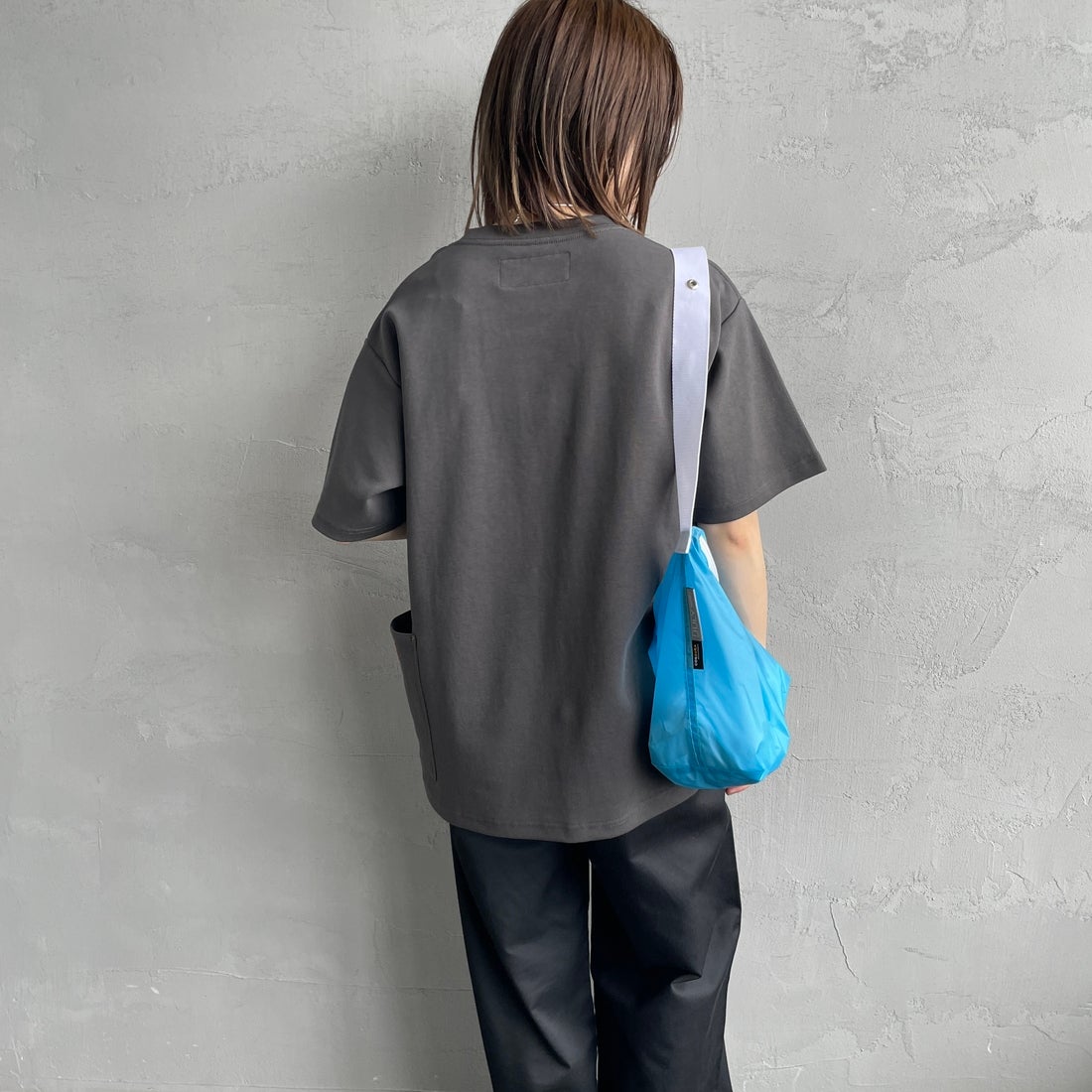 UNIVERSAL OVERALL [ユニバーサルオーバーオール] 別注 ポンチカバーオールTシャツ [U2511279IN-JF] CHARCOAL &&モデル身長：158cm 着用サイズ：S&&