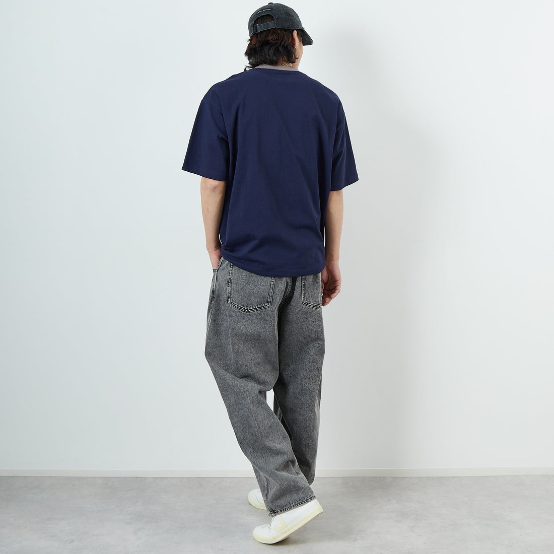 UNIVERSAL OVERALL [ユニバーサルオーバーオール] 別注 ドローコード付き ワイドシルエットTシャツ [U2513282IN-JF] NVY/BEG &&モデル身長：179cm 着用サイズ：L&&