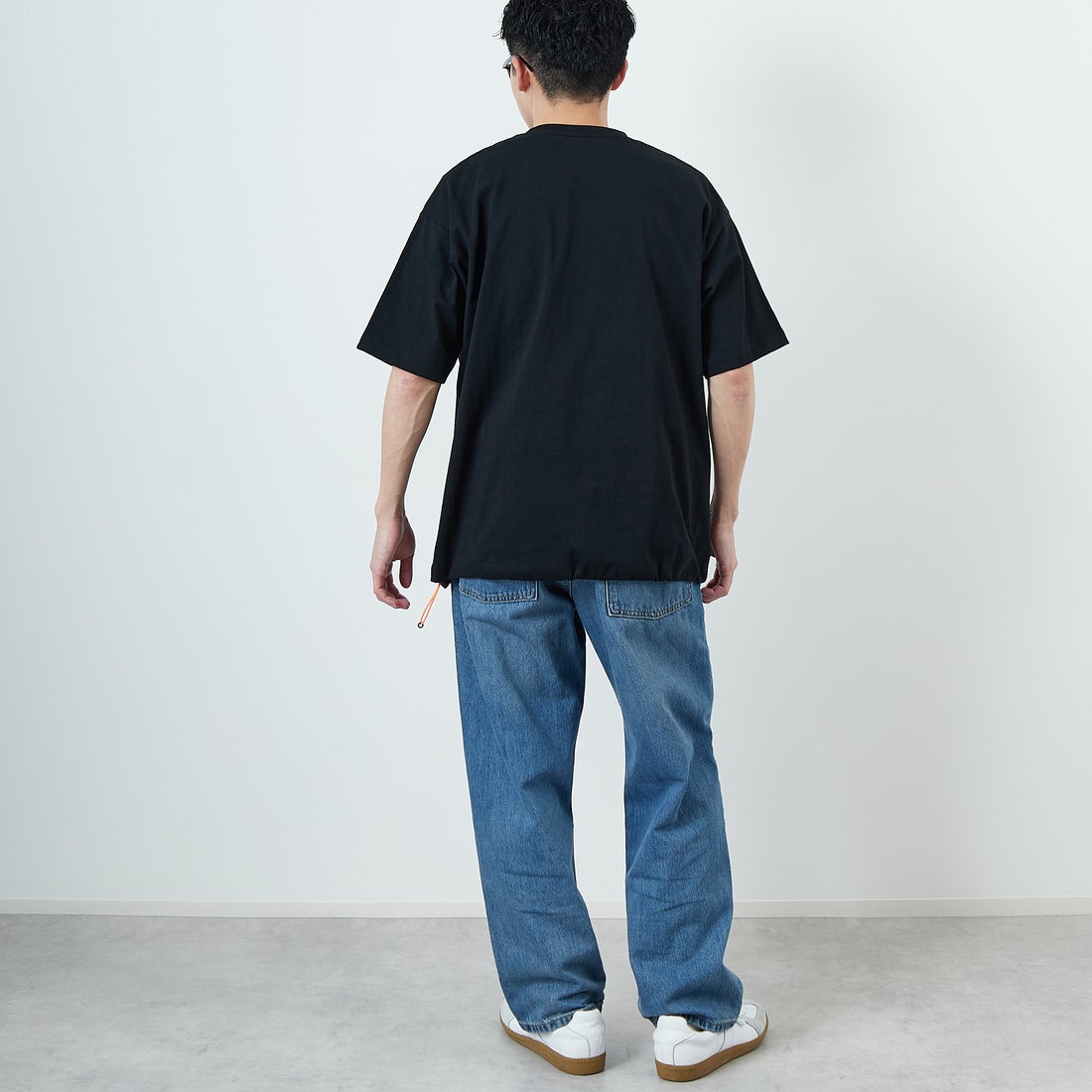 UNIVERSAL OVERALL [ユニバーサルオーバーオール] 別注 ドローコード付き ワイドシルエットTシャツ [U2513282IN-JF] BLACK &&モデル身長：167cm 着用サイズ：M&&
