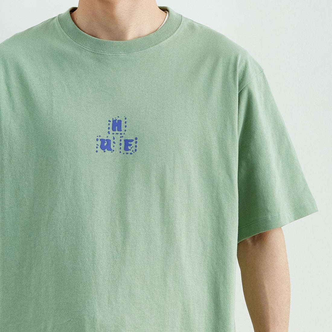 HUF [ハフ] ペガサス ショートスリーブTシャツ [TS02399] BASIL &&モデル身長：168cm 着用サイズ：M&&