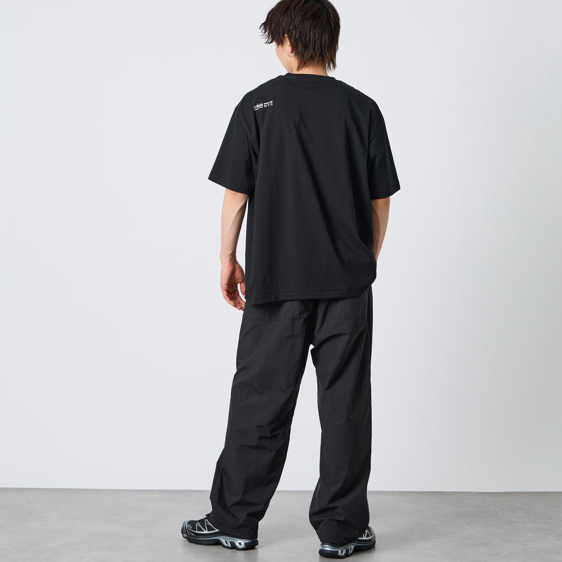 MANHATTAN PORTAGE [マンハッタンポーテージ] スカイラインロゴ ショートスリーブポケットTシャツ [MP-M611] BLACK &&モデル身長：177cm 着用サイズ：XL&&