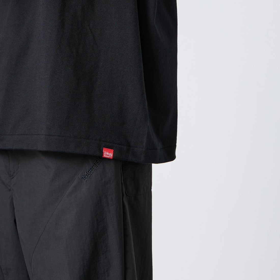 MANHATTAN PORTAGE [マンハッタンポーテージ] スカイラインロゴ ショートスリーブポケットTシャツ [MP-M611] BLACK &&モデル身長：177cm 着用サイズ：XL&&