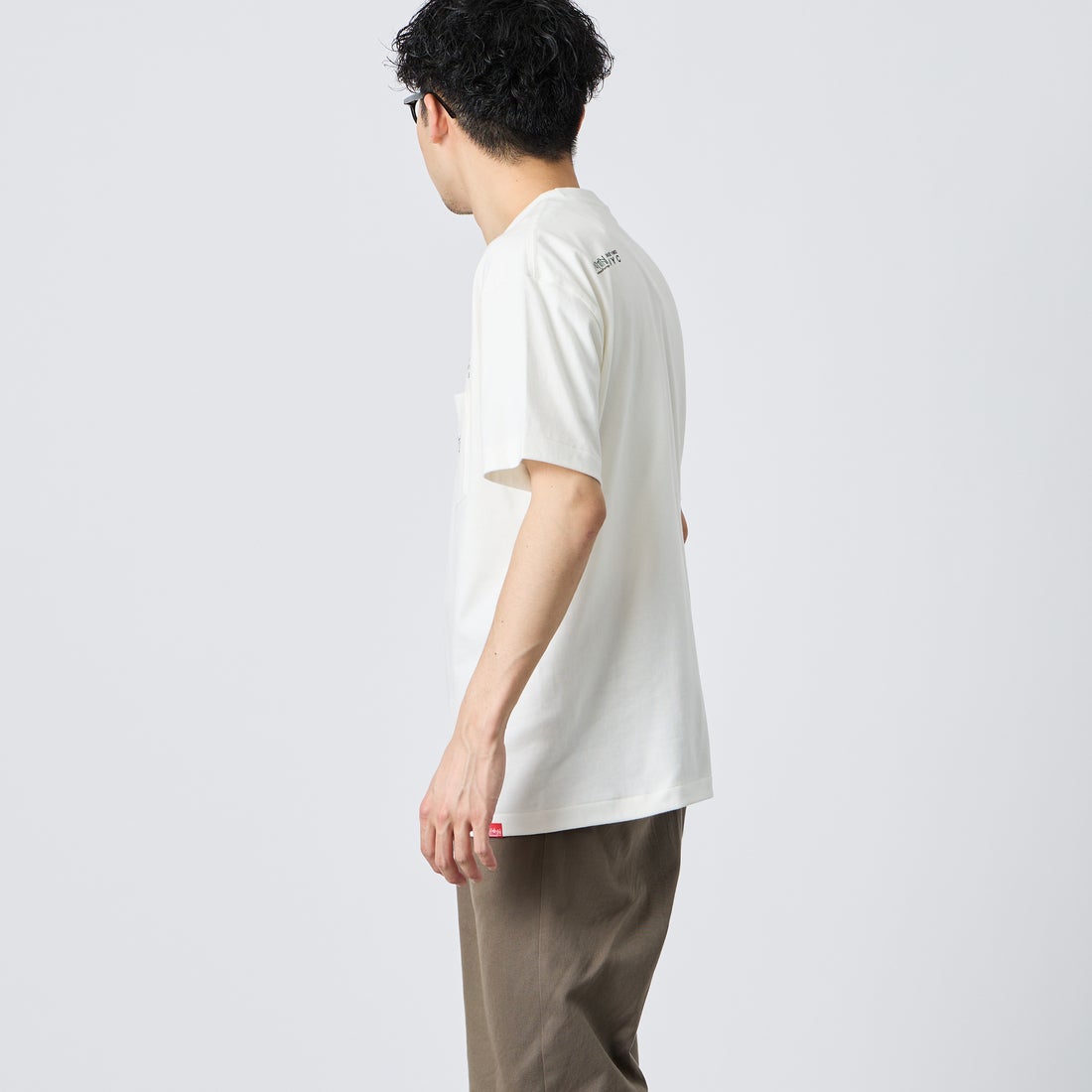 MANHATTAN PORTAGE [マンハッタンポーテージ] スカイラインロゴ ショートスリーブポケットTシャツ [MP-M611] WHITE &&モデル身長：167cm 着用サイズ：M&&