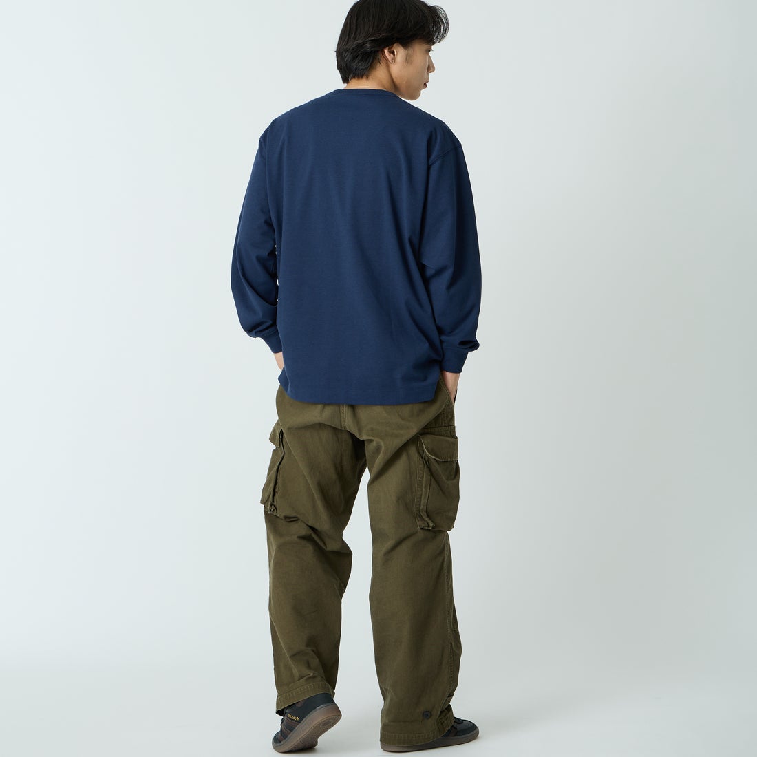 NANGA [ナンガ] エコハイブリッド ボックスロゴ刺繍Tシャツ [NW2411-1G803] D.NVY &&モデル身長：179cm 着用サイズ：L&&