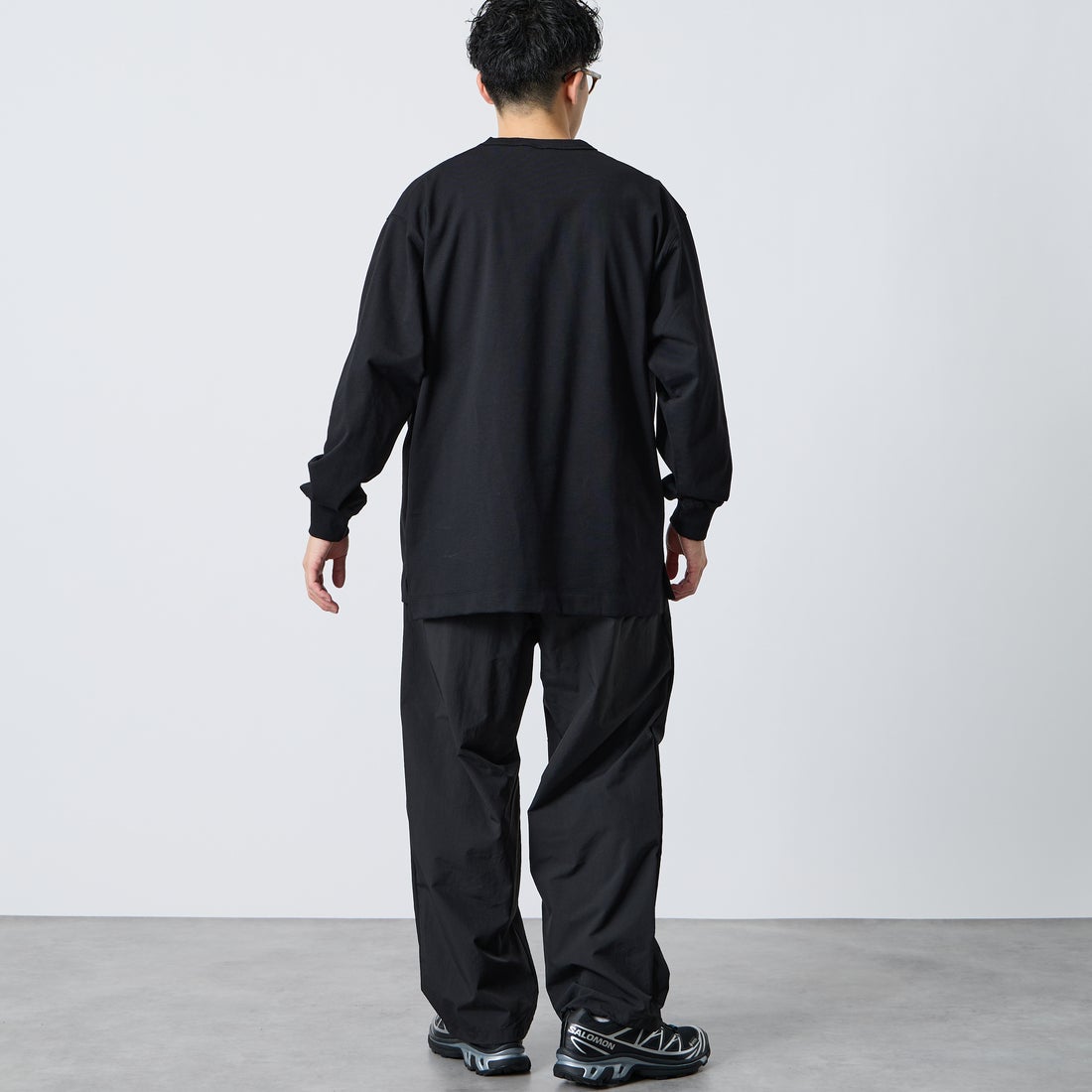 NANGA [ナンガ] エコハイブリッド ボックスロゴ刺繍Tシャツ [NW2411-1G803] BLK &&モデル身長：168cm 着用サイズ：M&&