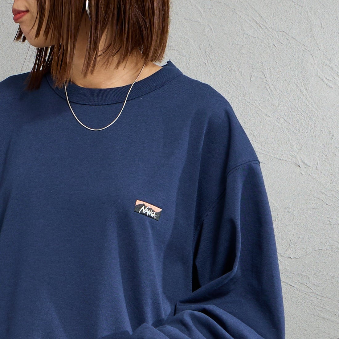 NANGA [ナンガ] エコハイブリッド ボックスロゴ刺繍Tシャツ [NW2411-1G803] WHT &&モデル身長：159cm 着用サイズ：S&&