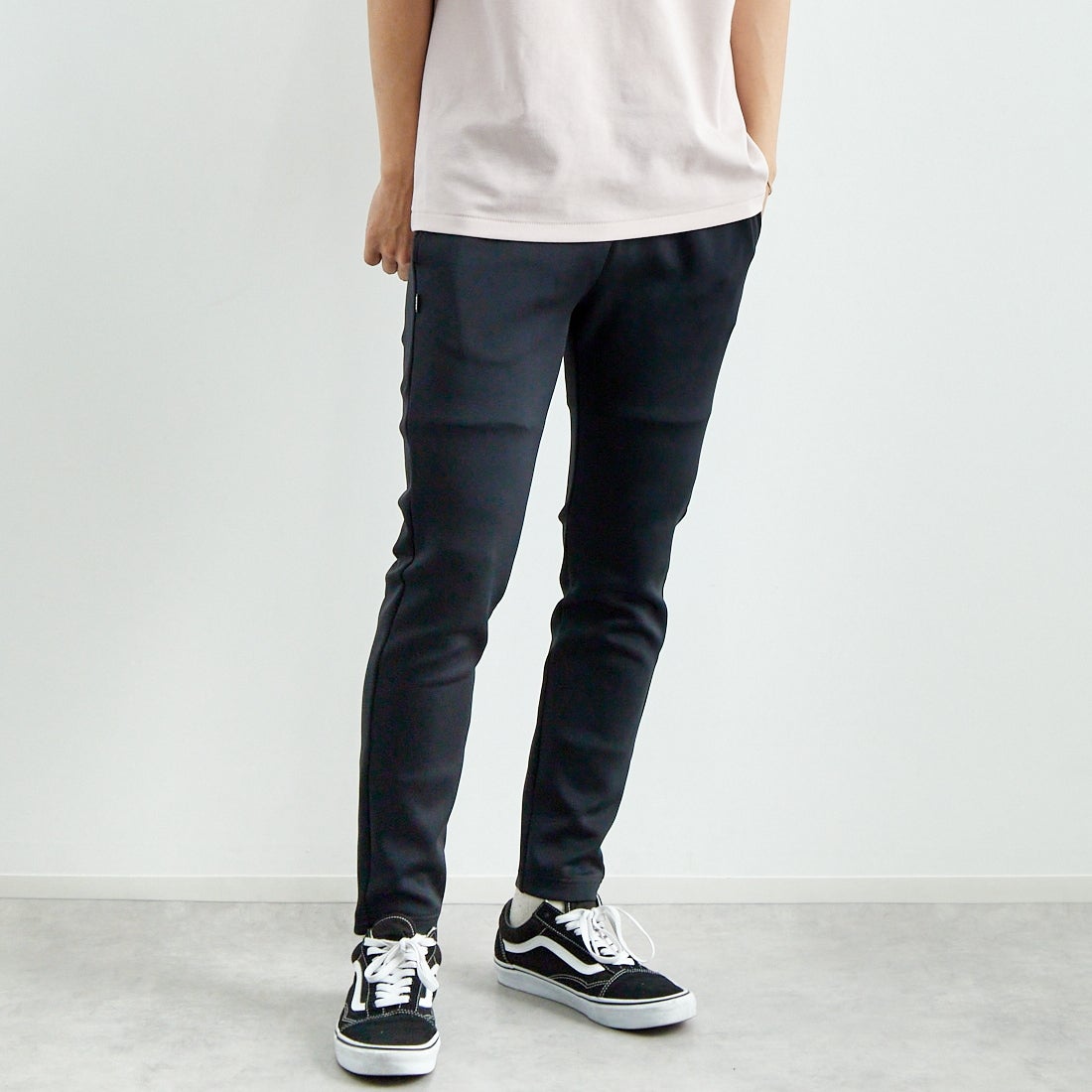 BLACK&&モデル身長：179cm 着用サイズ：L&&