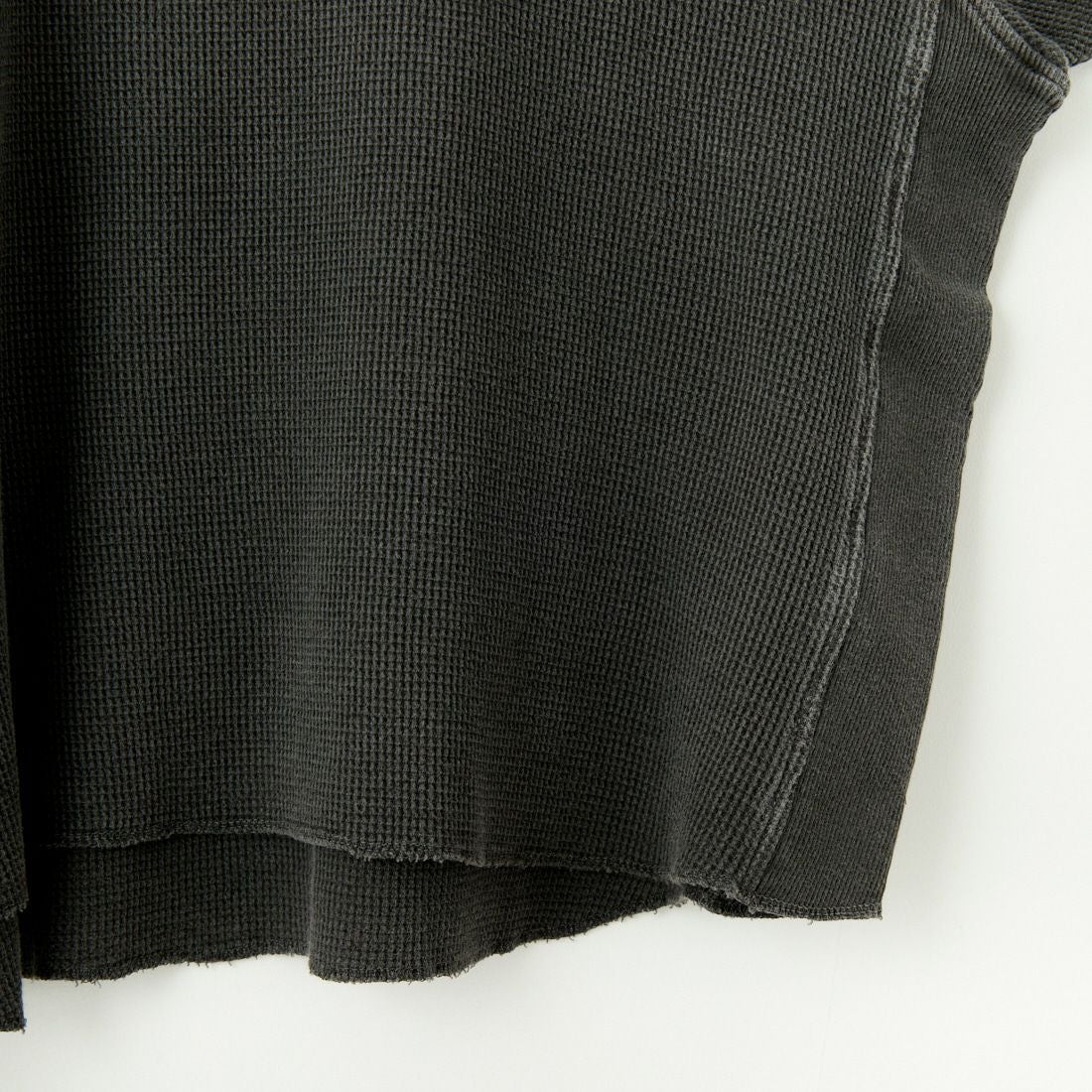 ESTROISLOSE [エストゥロワルーズ] ワッフルピグメント加工 プルオーバー [EC25110] 88 CHARCOA