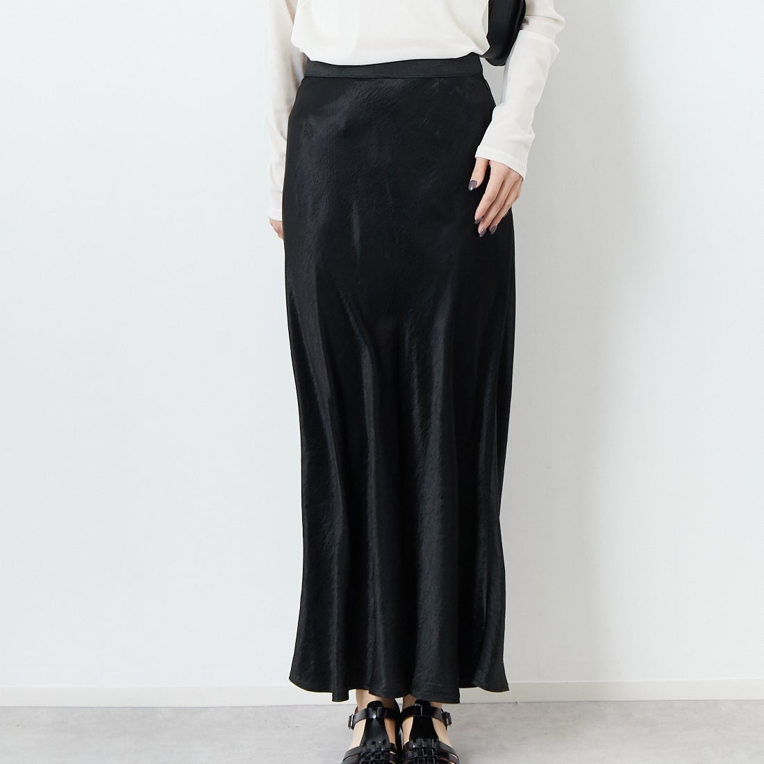 Jeans Factory Clothes [ジーンズファクトリークローズ] メロンヴィンテージサテンスカート [21254053]004 ﾌﾞﾗｯｸ &&モデル身長：167cm 着用サイズ：F&&