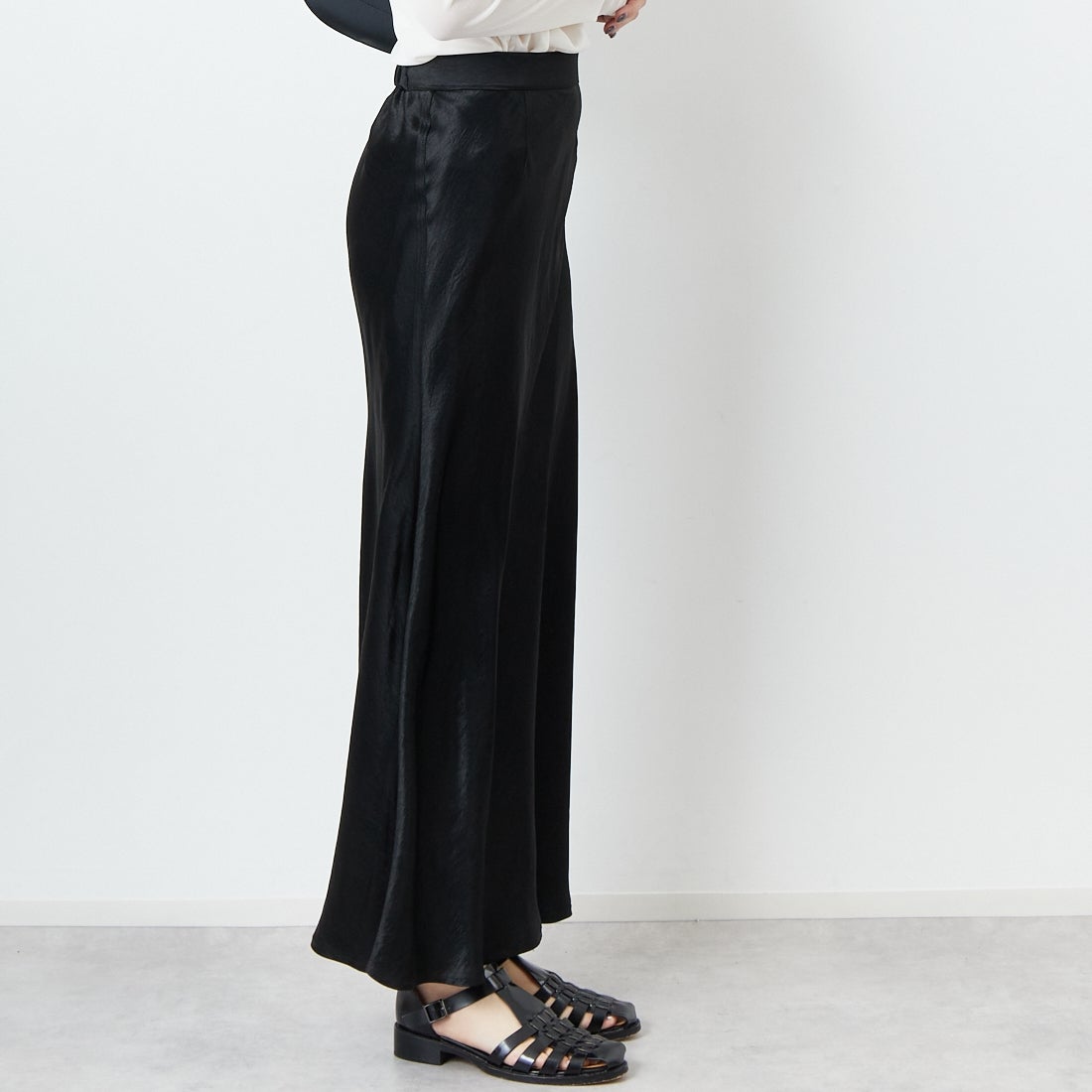 Jeans Factory Clothes [ジーンズファクトリークローズ] メロンヴィンテージサテンスカート [21254053]004 ﾌﾞﾗｯｸ &&モデル身長：167cm 着用サイズ：F&&