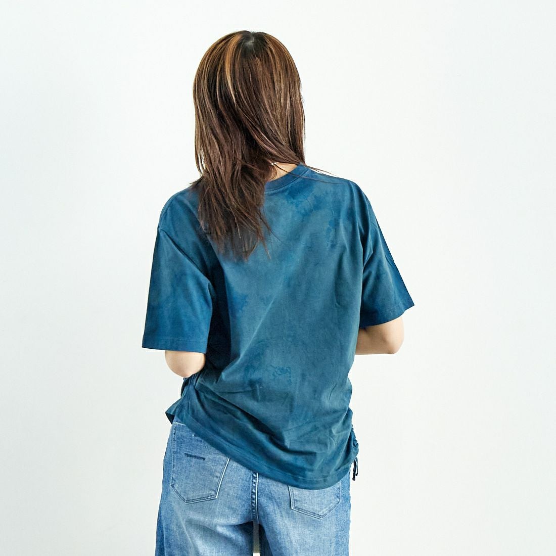 WALANCE [ワランス] オーガニックコットンジャージー アシンメトリーTシャツ [3251-118] 96 INDIGO &&モデル身長：167cm 着用サイズ：F&&
