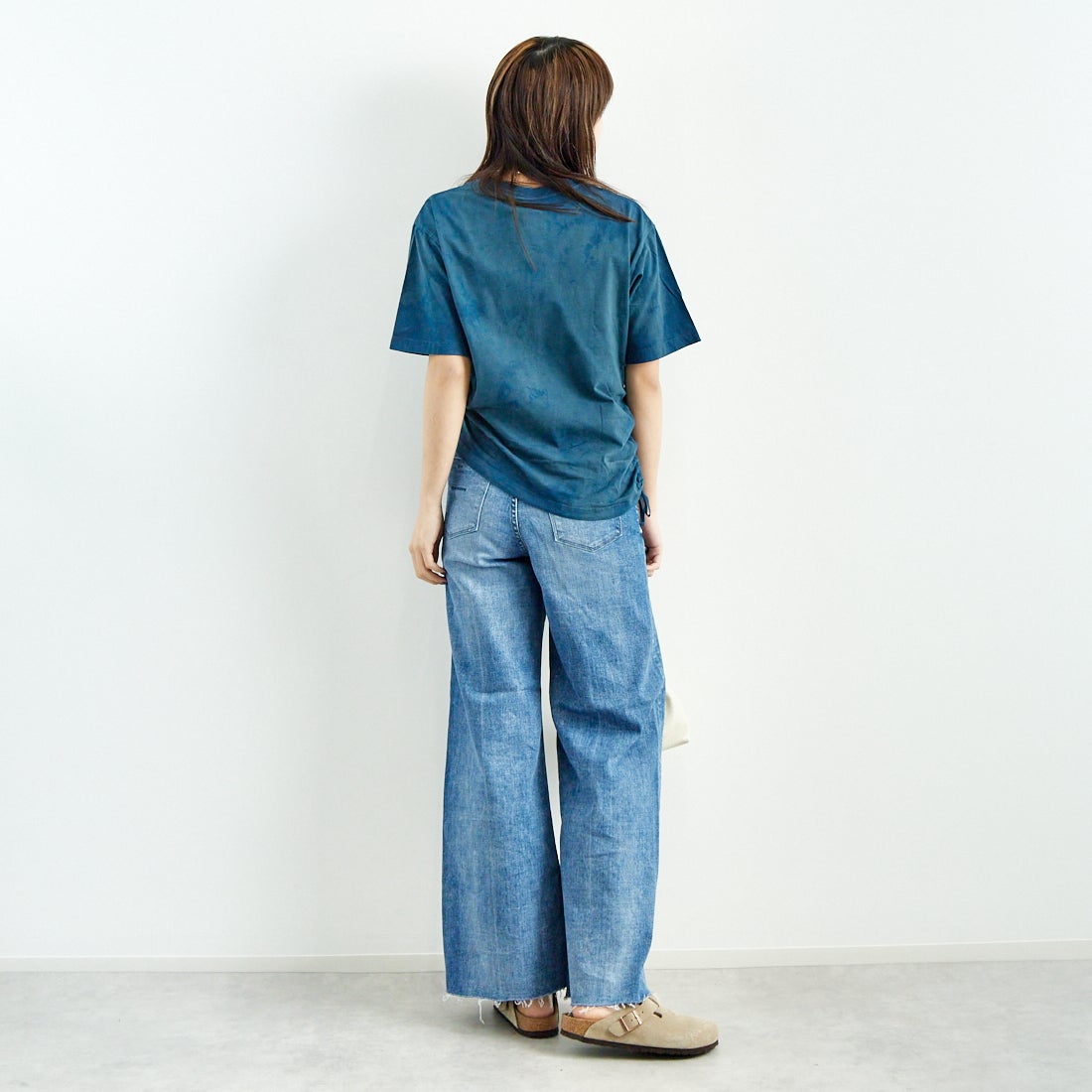 WALANCE [ワランス] オーガニックコットンジャージー アシンメトリーTシャツ [3251-118] 96 INDIGO &&モデル身長：167cm 着用サイズ：F&&