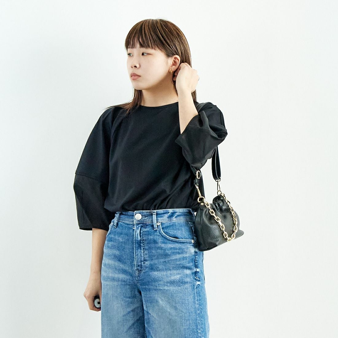 MICA&DEAL [マイカアンドディール] シアースリーブプルオーバー [0125109041] BLACK &&モデル身長：167cm 着用サイズ：F&&