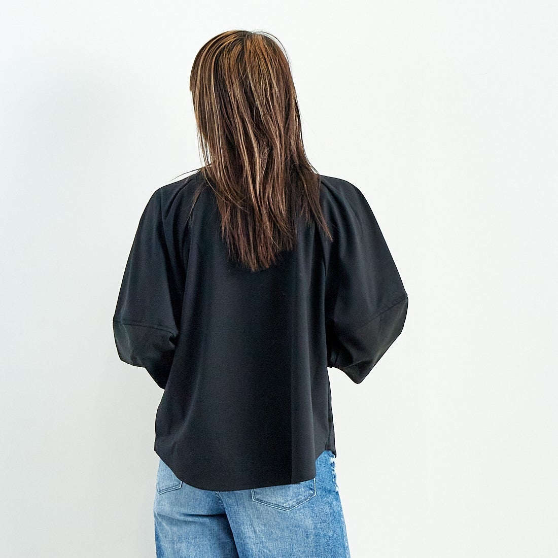 MICA&DEAL [マイカアンドディール] シアースリーブプルオーバー [0125109041] BLACK &&モデル身長：167cm 着用サイズ：F&&