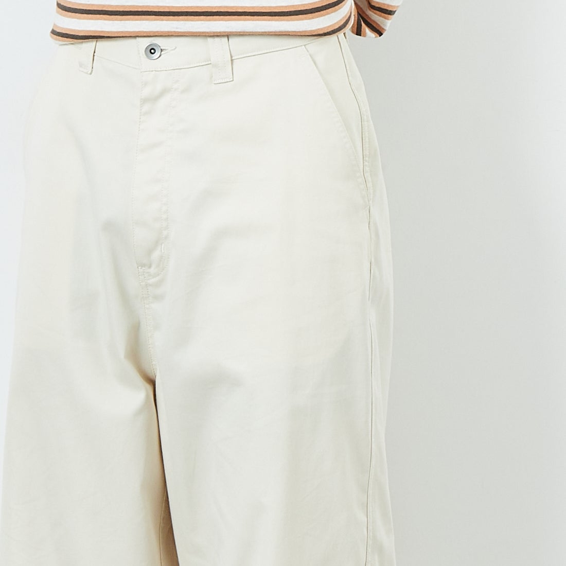 Name. [ネーム] ギザコットンギャバジン ベンチレーションレイヤードパンツ [NMPT-030] IVORY &&モデル身長：179cm 着用サイズ：1&&
