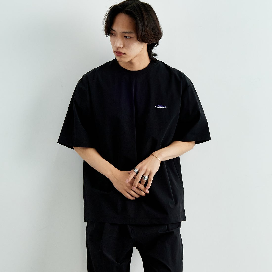 THOUSAND MILE [サウザンド マイル] ショートスリーブTシャツ&パンツ 3Pセットアップ [TM251NP00011] BLACK &&モデル身長：179cm 着用サイズ：XL&&