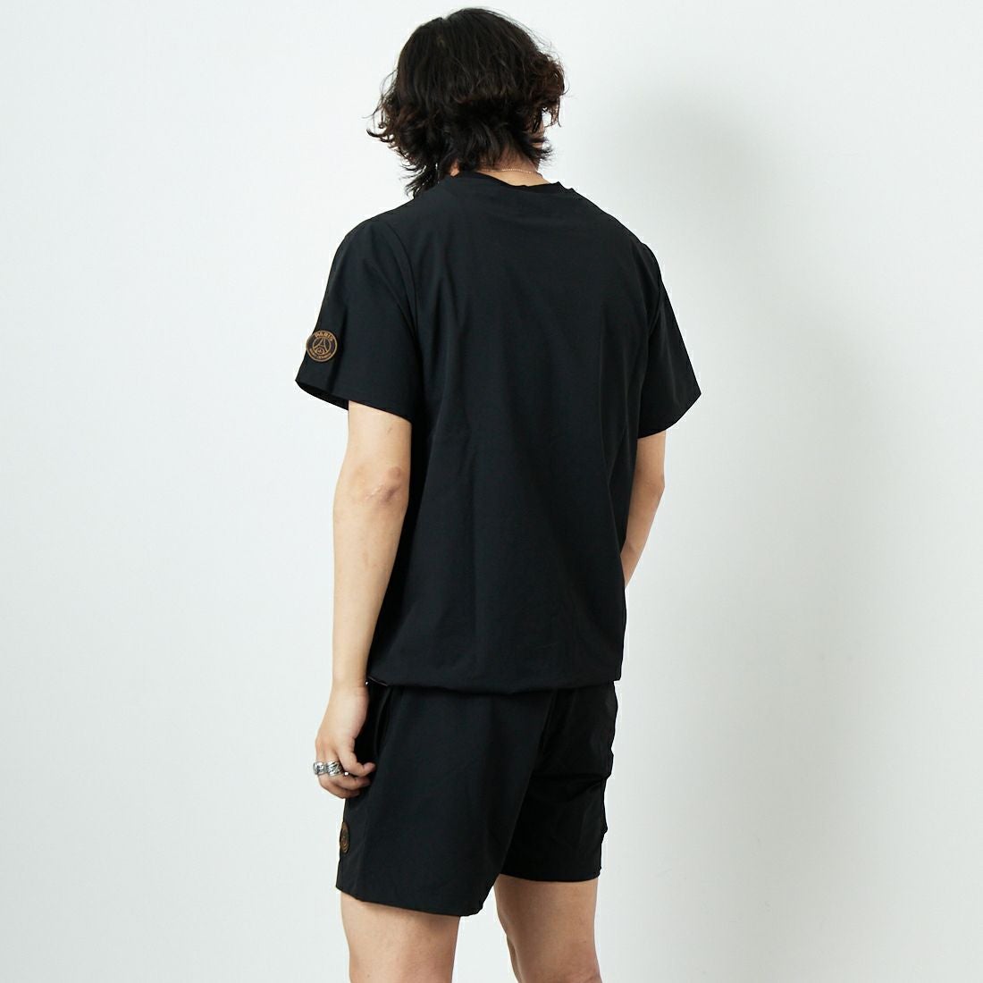 PARIS SAINT-GERMAN [パリ・サンジェルマン] ストレッチウーブン ショートスリーブTシャツ [PS2125SS0002] BLACK &&モデル身長：179cm 着用サイズ：M&&