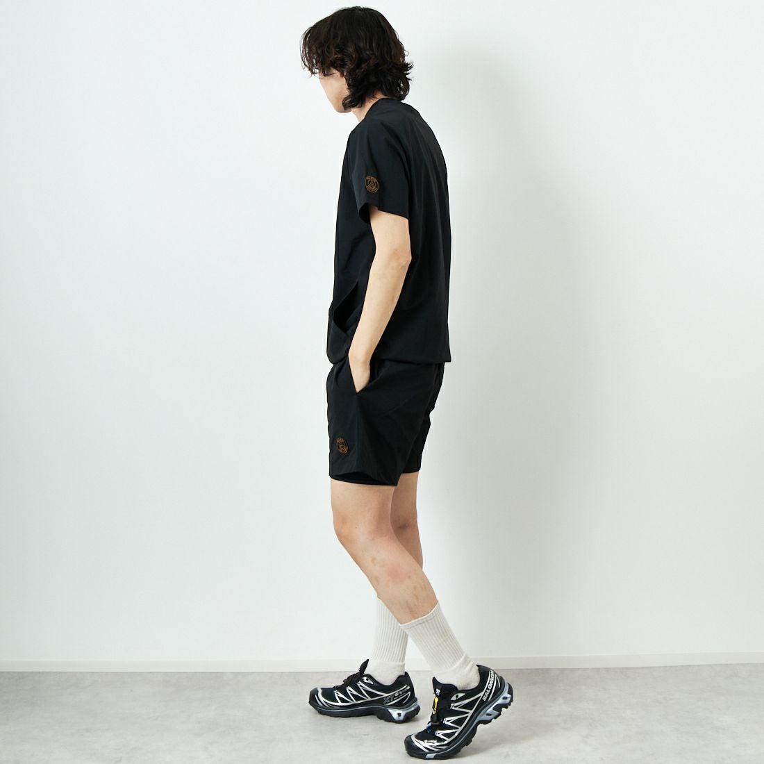 PARIS SAINT-GERMAN [パリ・サンジェルマン] ストレッチウーブン ショートスリーブTシャツ [PS2125SS0002] BLACK &&モデル身長：179cm 着用サイズ：M&&